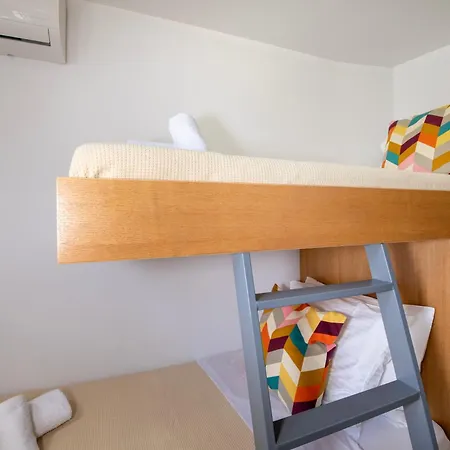 Leste αmperia Maisonette