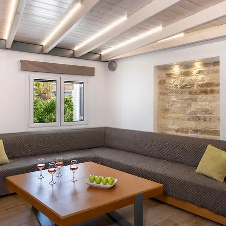 Leste αmperia Maisonette 아파트
