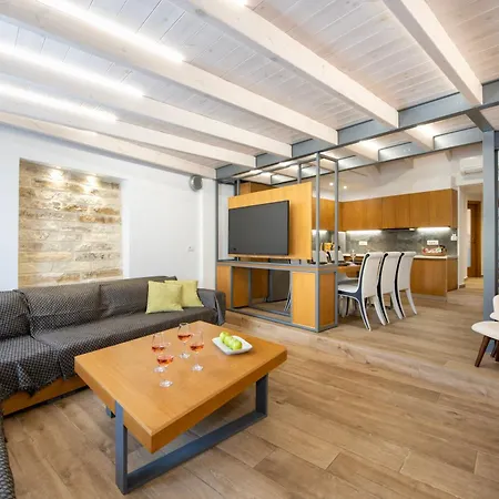 Leste αmperia Maisonette 아파트 하니아