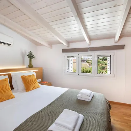 Leste αmperia Maisonette 아파트 *