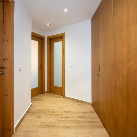 아파트 Leste αmperia Maisonette