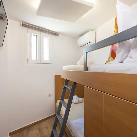 Leste αmperia Maisonette 아파트 *