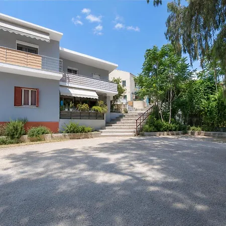 Leste αmperia Maisonette 아파트